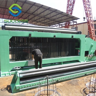 Çin Yeşil 2,5 tonluk 2.2 kW hidrolik güçlü altıgen tel ağ makinesi Tedarikçi