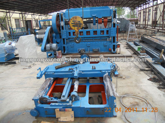 Çin Endüstriyel ve Özel Tasarım için Performans ve Özel Tasarımlı Özel Galvanizing Genişletilmiş Metal Yapım Makinesi Tedarikçi